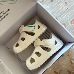 Ten Little Kids White Splash Sandals